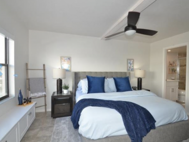 Great Naples Condo One Bloc to Vanderbilt Beach